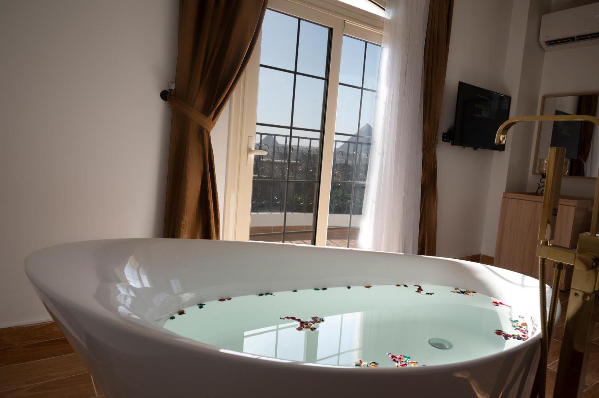 Palm Pyramids View Hotel Kafret el-Gabal エクステリア 写真